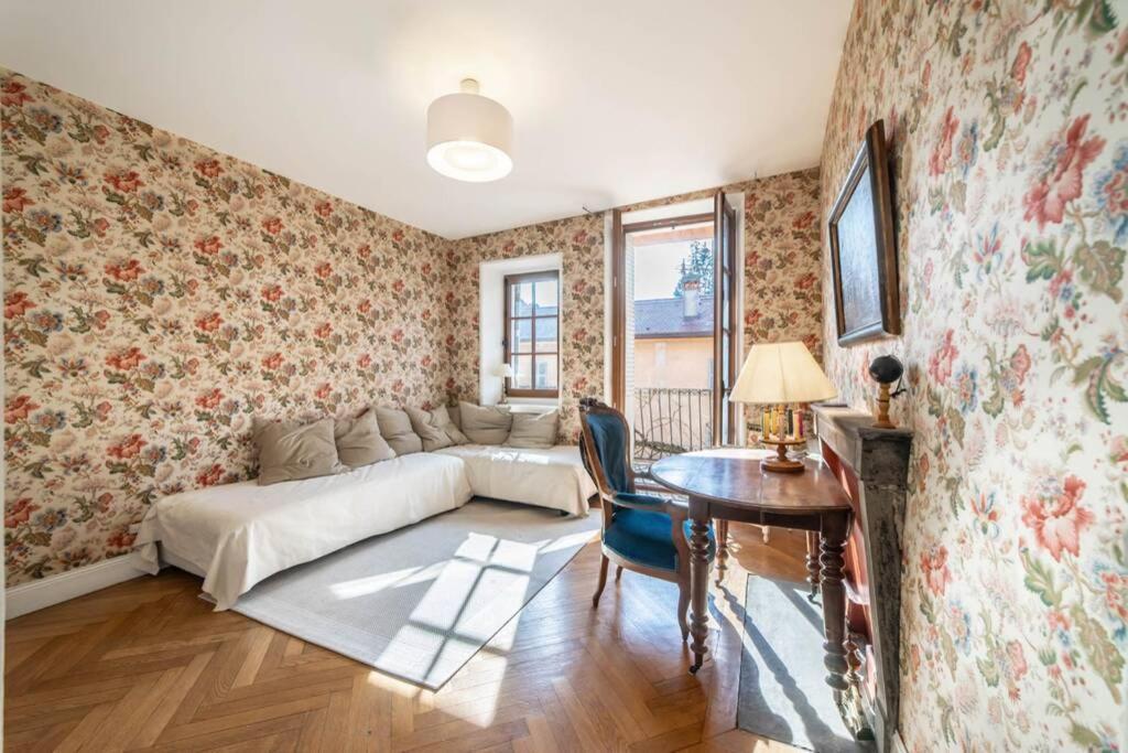 Le Rousseau Apartment Annecy Luaran gambar